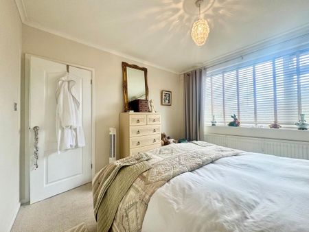 2 bedroom semi-detached bungalow to rent - Photo 3