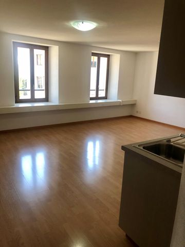 4 rooms in the heart of Martigny in a charming building - Photo 4