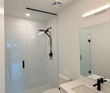 For Lease - 3250 Carding Mill Trail Unit# 523, Oakville, Ontario - Photo 5