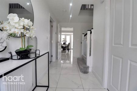 4 bedroom detached house to rent - Photo 5