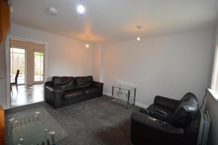 4 bedroom house to rent - Photo 3