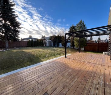 Bright 4 Bedroom Home With Massive Fenced Yard In Sherwood Park - Photo 5