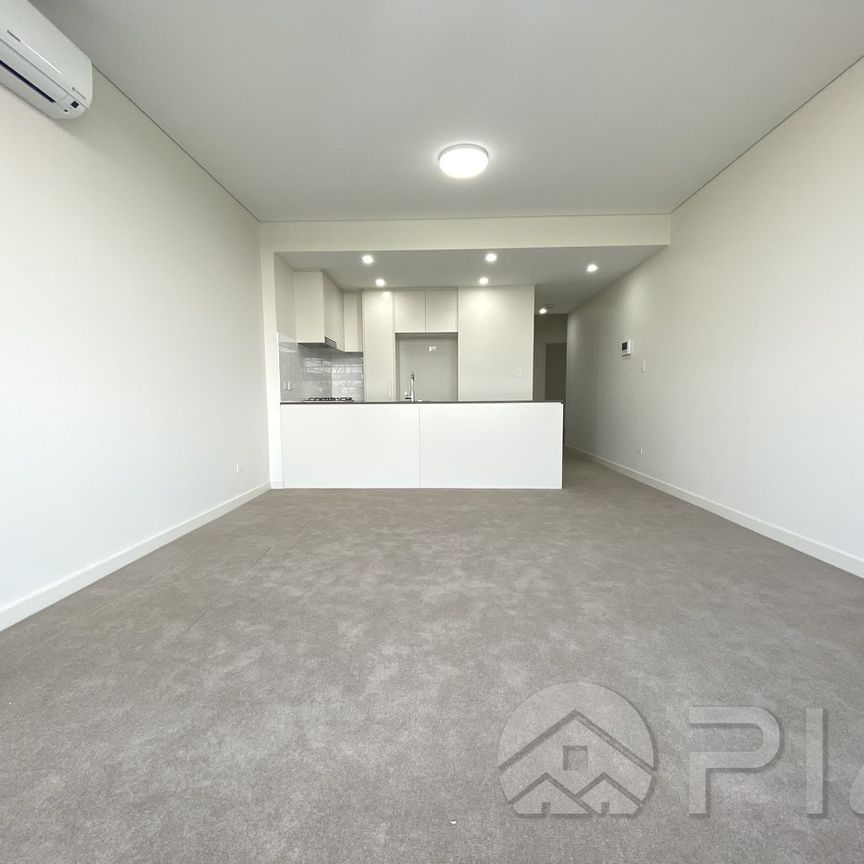 Near New Luxury Apartment in Holroyd Garden - Photo 1