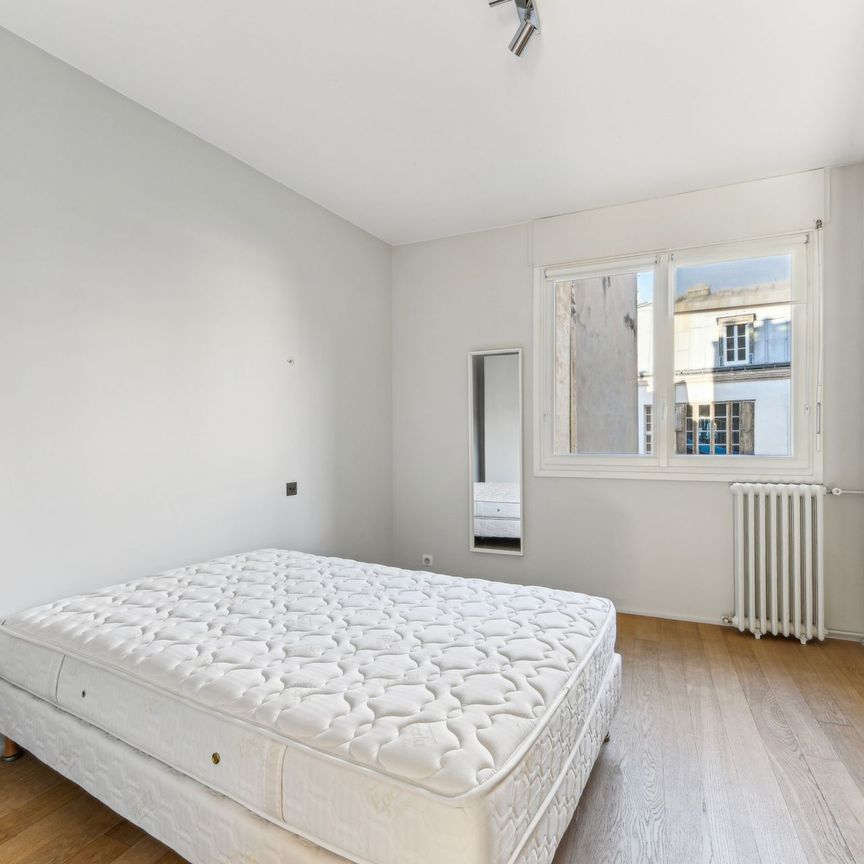 Location Appartement Paris 7 3 Pièces 122 m² - Photo 1