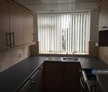 2 bedroom semi-detached house to rent - Photo 6