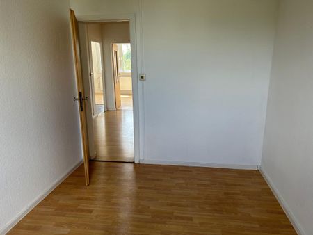 Wohnung auf bequemer Etage, Nähe Elsteraue und mit Loggia! - Foto 2