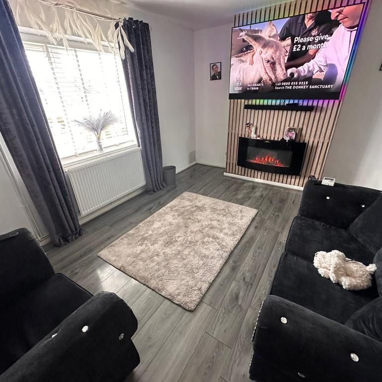 2 bedroom semi-detached house to rent - Photo 1