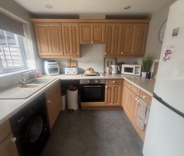 3 bedroom end of terrace house to rent - Photo 5