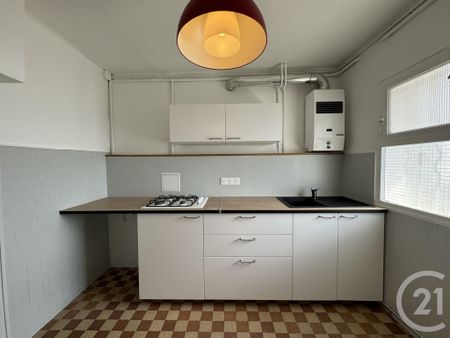 Location Appartement 2 pièces 43m² MARSEILLE 4ème - Photo 4