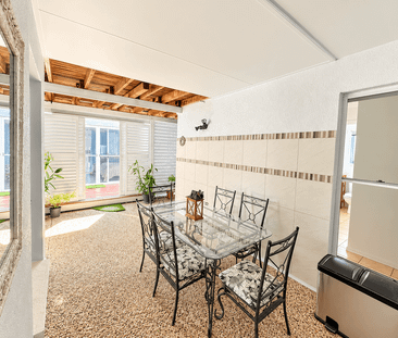 LARGE TOWNHOUSE WITH SEPARATE TEENAGERS RETREAT - Photo 2