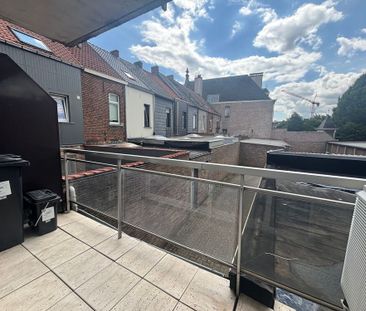 Instapklaar appartement met gunstig EPC en terras in het centrum va... - Photo 1