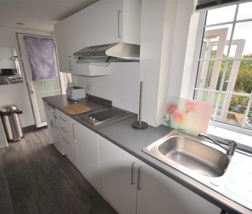 Studio Flat, 5, Brizlincote Lane, Burton Upon Trent, Burton-On-Tren... - Photo 1