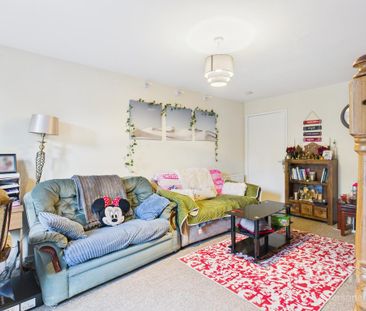 2 bedroom terraced house to rent - Photo 2