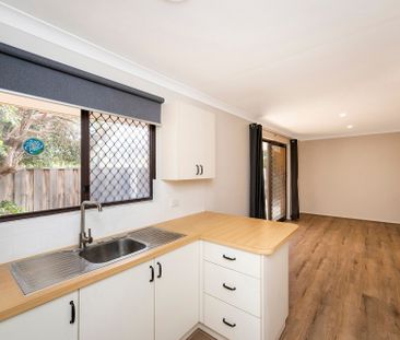 Modern Villa in Prime Location – Walk to the Foreshore! - Photo 6