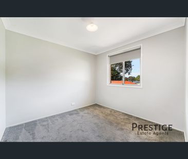 6 Muscat Place, Eschol Park, NSW 2558 - Photo 1