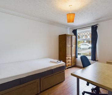 5 bedroom house to rent - Photo 1