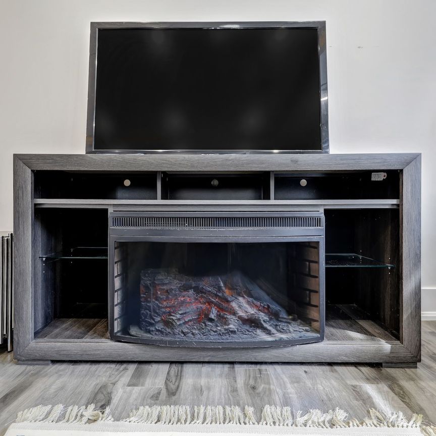 For Lease - 8 Fraserton Crescent, Toronto, Ontario - Photo 1