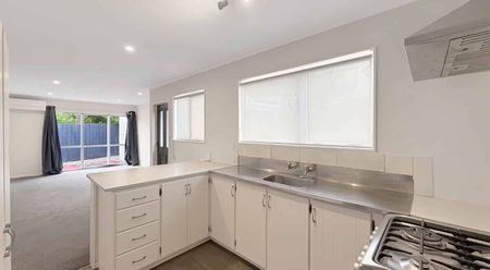 SPRINGVALE - 2 BEDROOMS - Photo 3