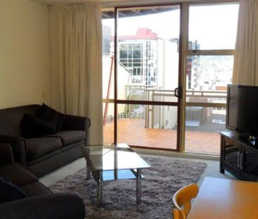 2 BEDROOM FULLY FURNISHED APT - Photo 1