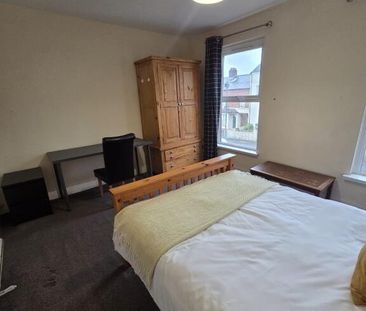 Serviced Room's, 81 Wellesley Avenue, Belfast, BT9 6DH - Photo 4