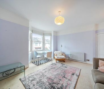 Ravensbury Road, Earlsfield SW18 - Photo 2