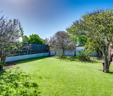 Open the Door To Character and Small Town Atmosphere - Photo 1