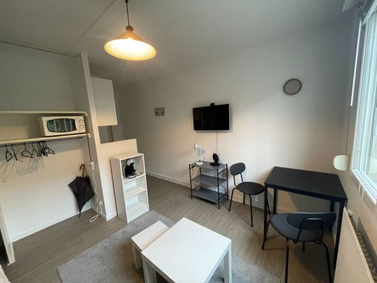 Location Appartement 1 pièce 17m² - Photo 1