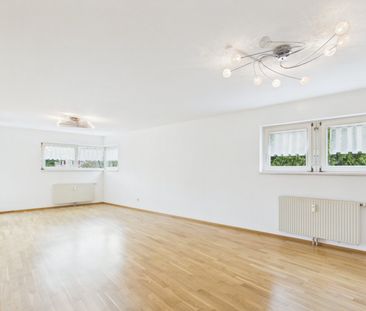 Charmante 2-Zimmer-Wohnung mit verglaster Loggia und Tiefgaragenpla... - Photo 3