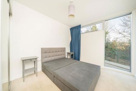 2 Bed Flat, Colonial Drive, W4 - Photo 4
