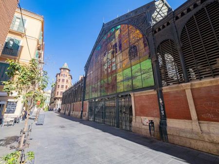 Pasillo de Atocha, Málaga, Andalusia 29005 - Photo 2