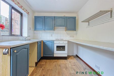 2 bedroom terraced house to rent - Photo 2