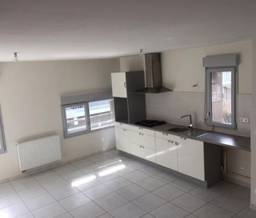 Location Maison 3 pièces 89m² ST PIERRE DES CORPS 37700 - Photo 2