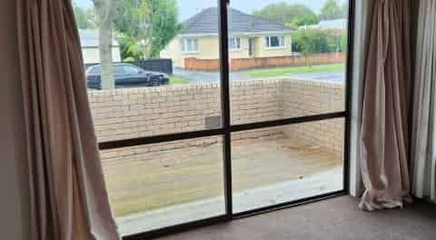 Popular - Four Bedrooms in the Heart of Hamilton East - Book to view now - Photo 1