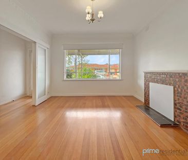 Beautifully Presented Family Home in a Prime St Albans Location - Photo 2