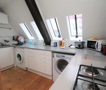 4 bedroom maisonette to rent - Photo 2