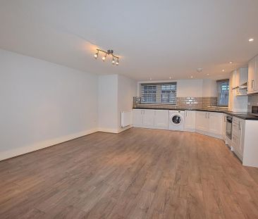 2 bedroom ground floor flat to rent - Photo 5