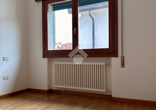 Porzione di bifamiliare in affitto