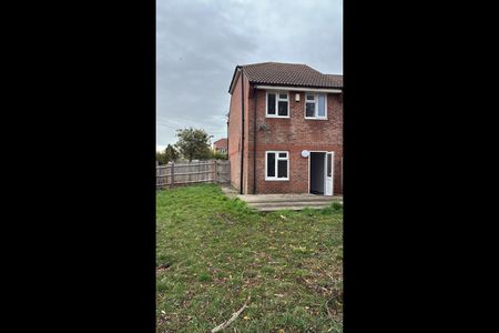 2 Bed Detached House, Croydon, CR0 - Photo 2