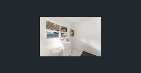 Impressive 2-Bedroom Ground Floor Unit - Walk to the Beach! - Photo 3