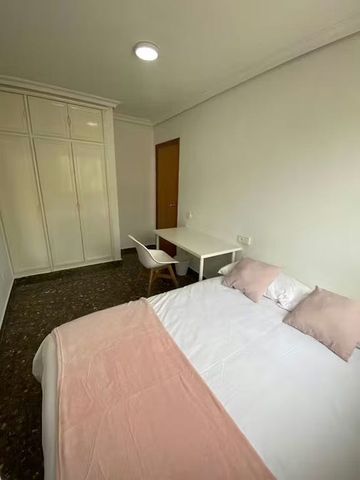 Carrer de Sant Valerià, Torrent, Valencian Community 46900 - Photo 3