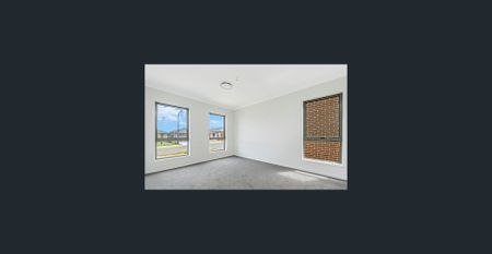 5 BEDROOM HOME WITH 4 BATHROOMS - Photo 2