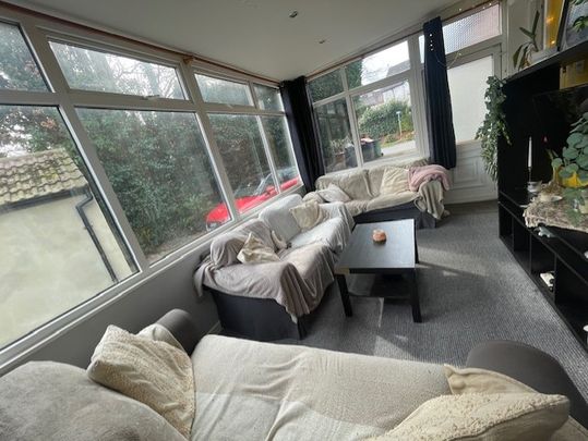 The Turnways - Photo 1