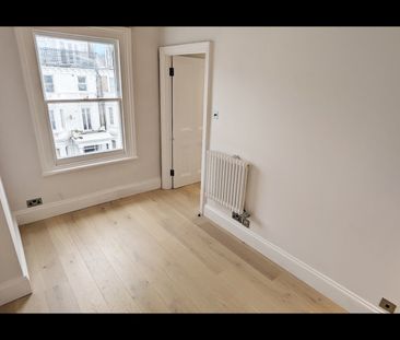 1 Bed Flat, Sinclair Gardens, W14 - Photo 3