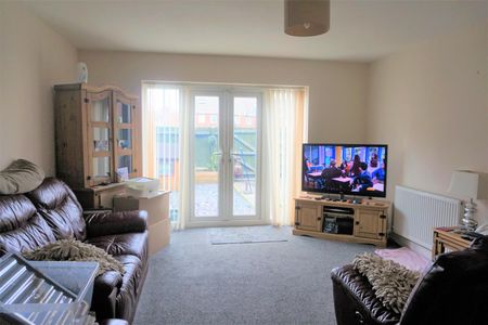 4 Bedroom House To Rent - Photo 4