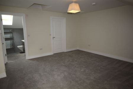 7 Fey Yerra Wood, Leopardstown Road, Foxrock, Dublin 18 - Photo 5