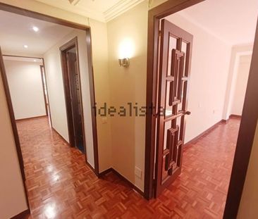 Alquiler de piso en Calle Manso - Photo 2