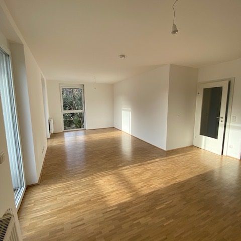 Sonnige 4-Zimmer-Wohnung im Obergeschoss mit Balkon - Photo 1