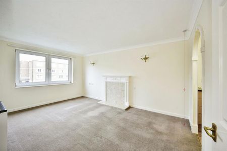 1 bedroom retirement property to rent - Photo 2