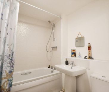 3 bedroom semi-detached house to rent - Photo 6