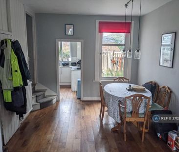 4 bedroom terraced house to rent - Photo 2